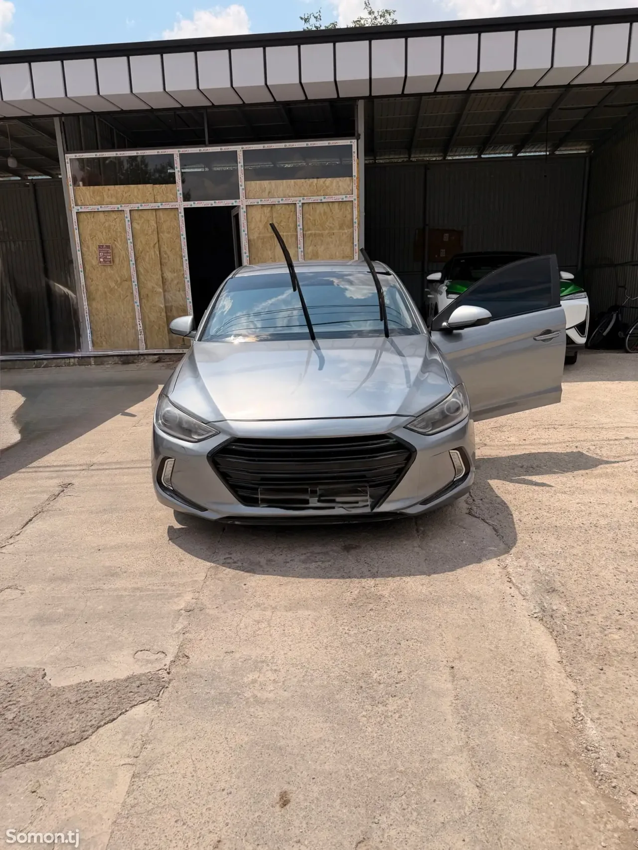 Hyundai Elantra 2017 · 2.0 AT