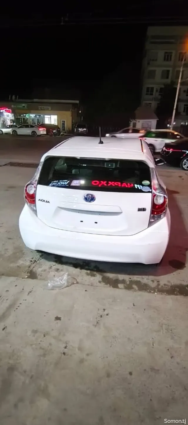 Toyota Aqua 2014 · 1.5 AT