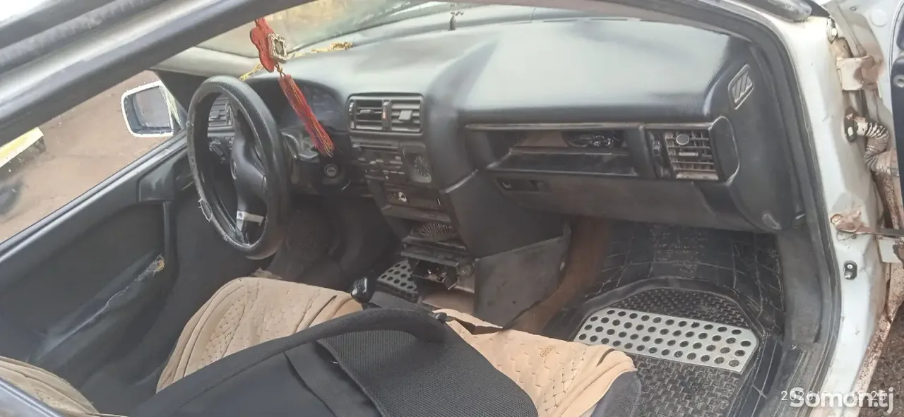 Opel Vectra A 1992 · 1.6 MT