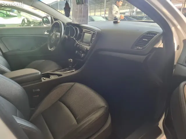 Kia K5 2014 · 2.0 AT