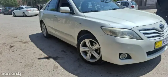 Toyota Camry 2011 · 2.4 AT
