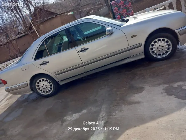 Mercedes-Benz E class 1996 · 1.8 MT