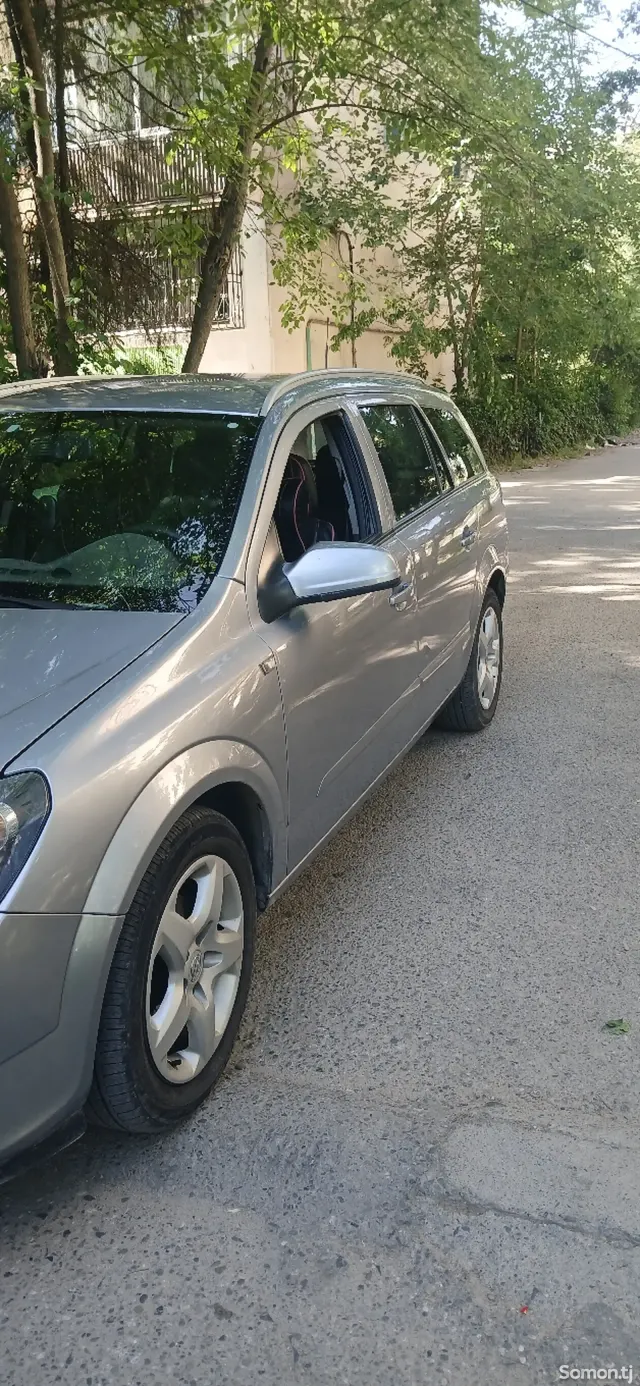Opel Astra H 2006 · 1.6 MT