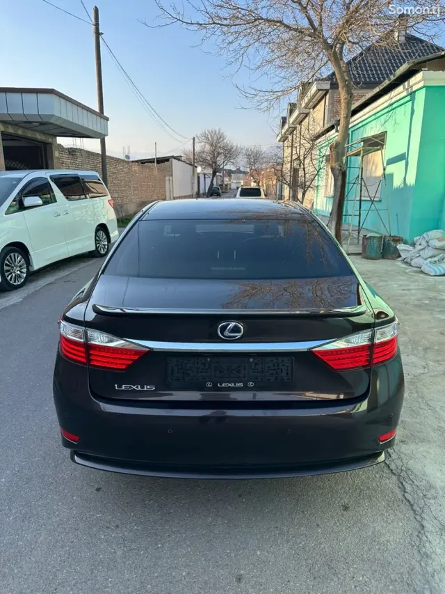 Lexus ES series 2014 · 3.5 AT
