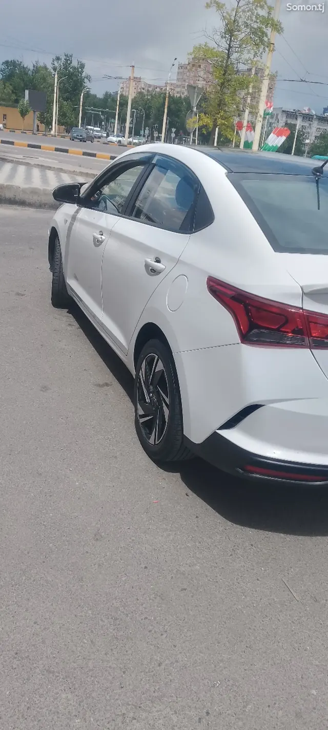 Hyundai Accent 2021 · 1.6 AT