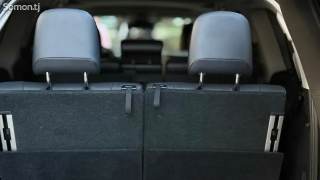 Toyota Land Cruiser Prado 2022 · 2.8 AT