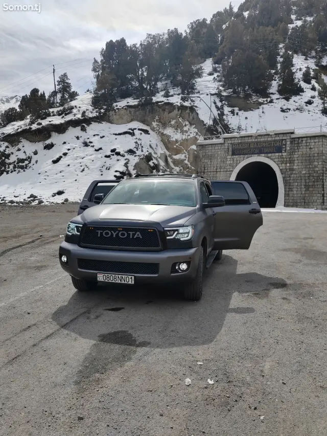 Toyota Sequoia 2008 · 5.7 AT