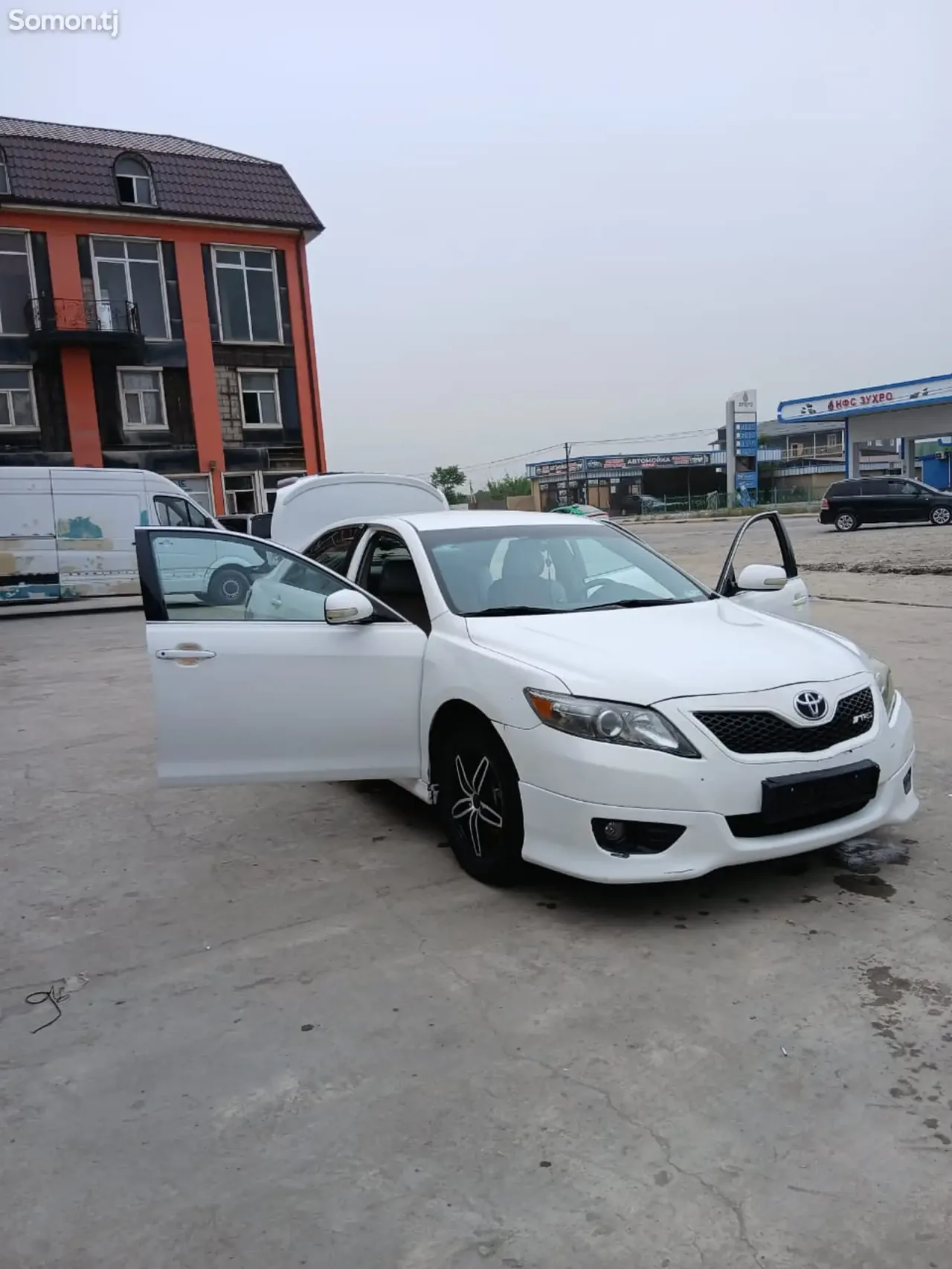 Toyota Camry 2008 · 2.4 AT