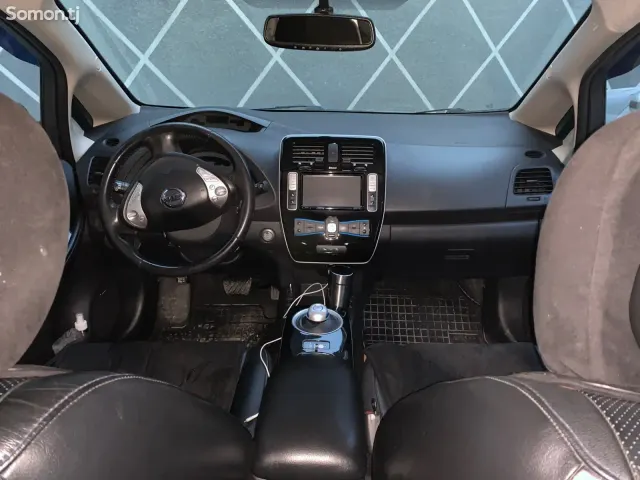 Nissan Leaf 2017 · AT