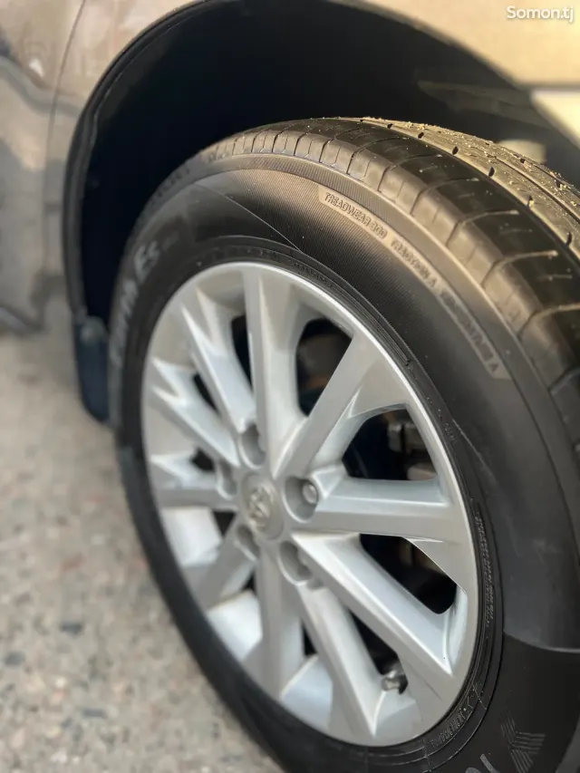 Toyota Camry 2017 · 2.0 AT