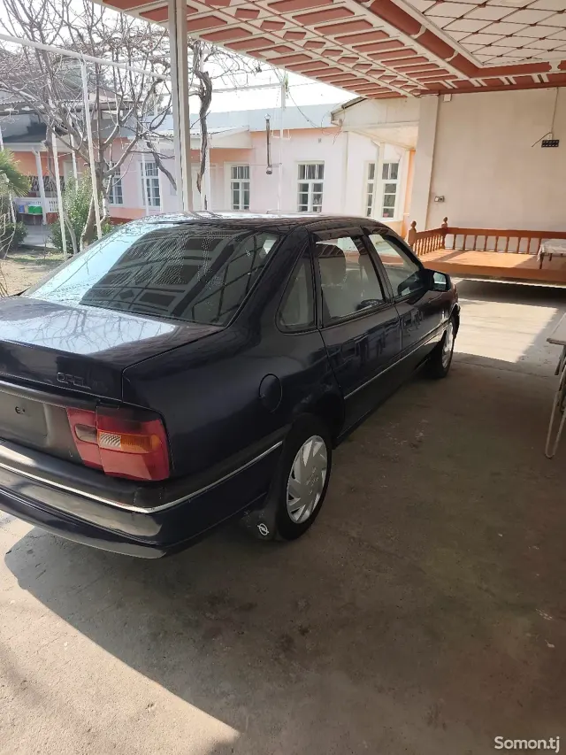 Opel Vectra A 1994 · 1.6 MT