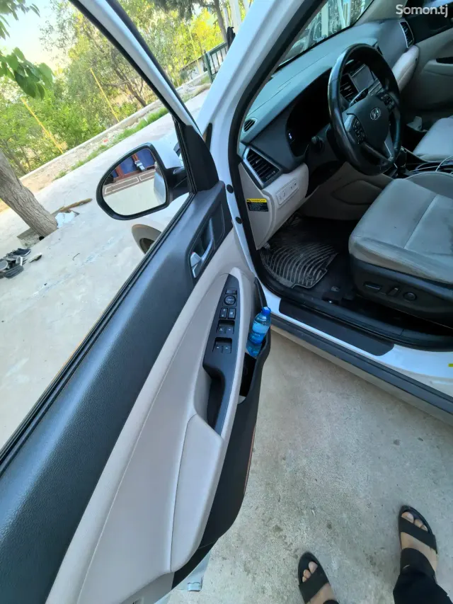 Hyundai Tucson 2017 · 1.6 AMT