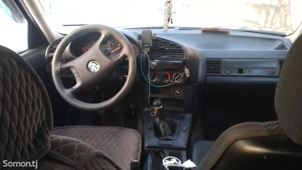 BMW 3 series 1992 · 1.6 MT
