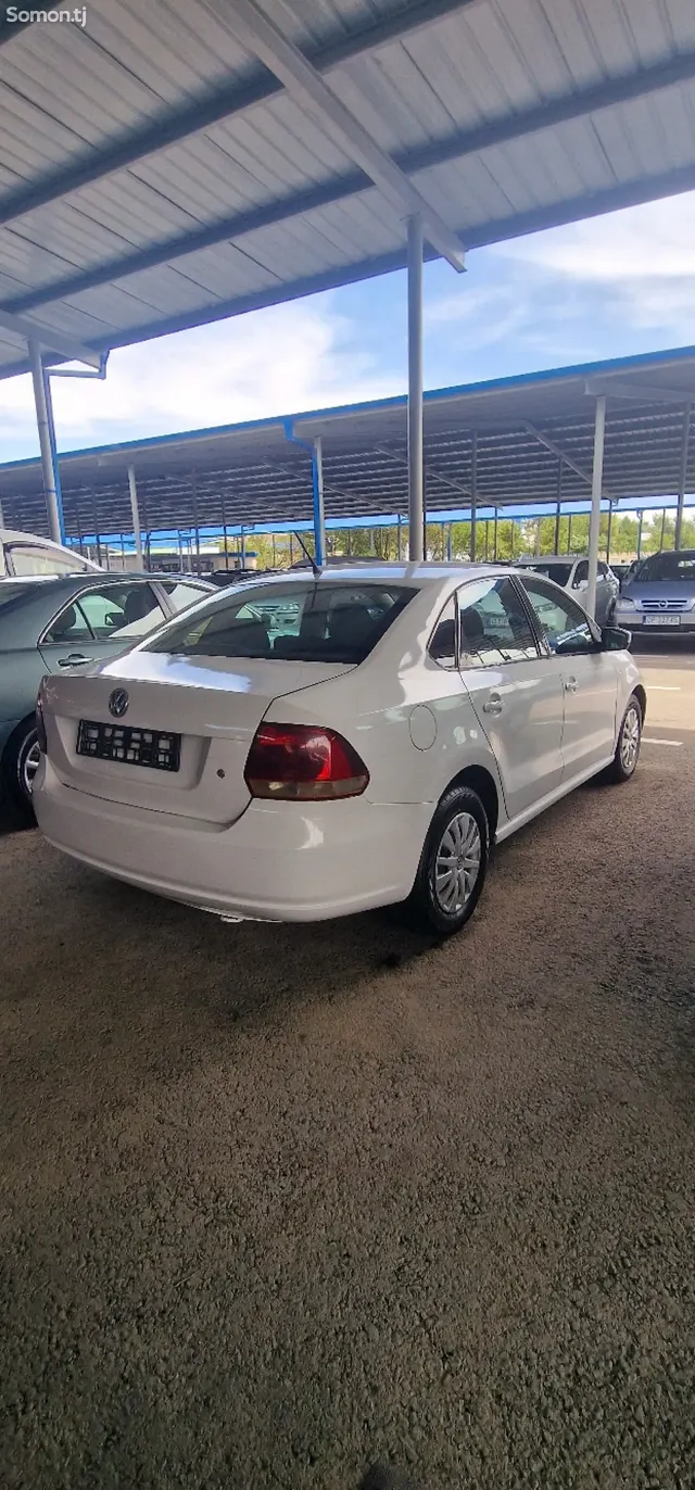 Volkswagen Polo 2014 · 1.6 MT