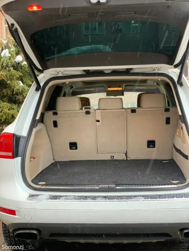 Volkswagen Touareg 2013 · 3.0 AT