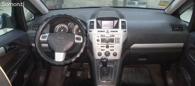Opel Zafira 2008 · 2.2 MT