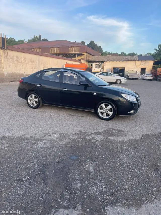 Hyundai Avante 2009 · 1.6 AT