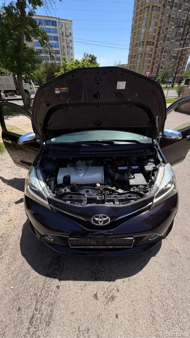 Toyota Vitz 2014 · AT
