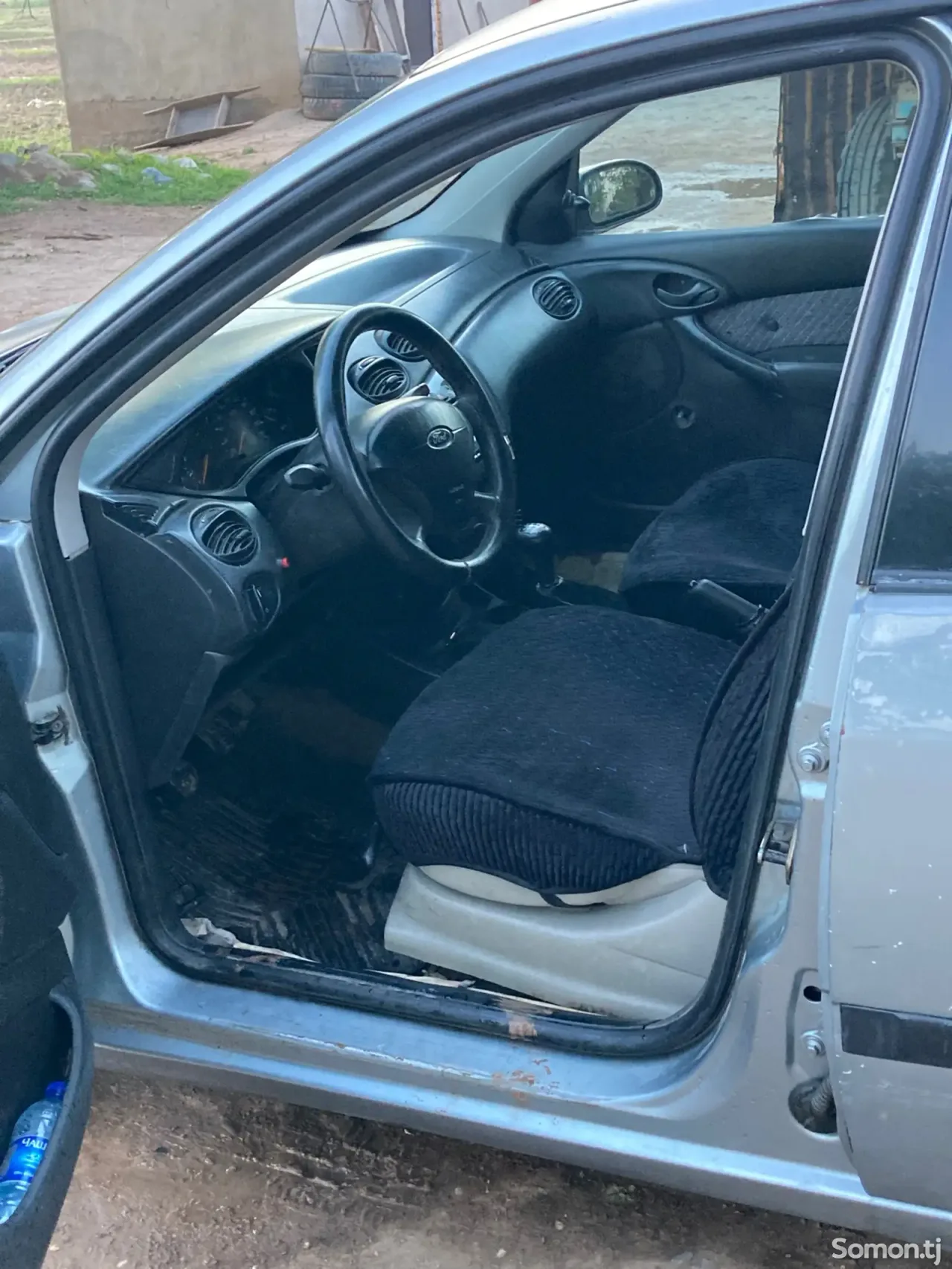 Ford Focus 2003 · MT
