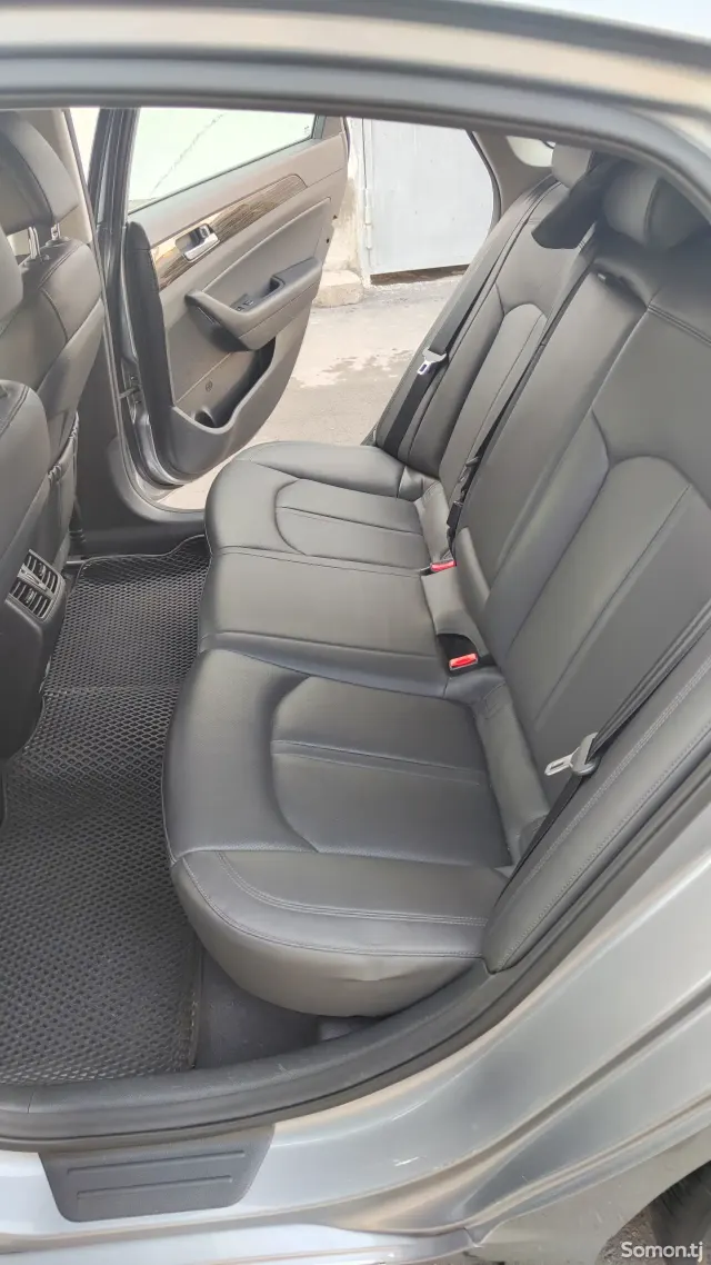 Hyundai Sonata 2015 · 2.0 AT