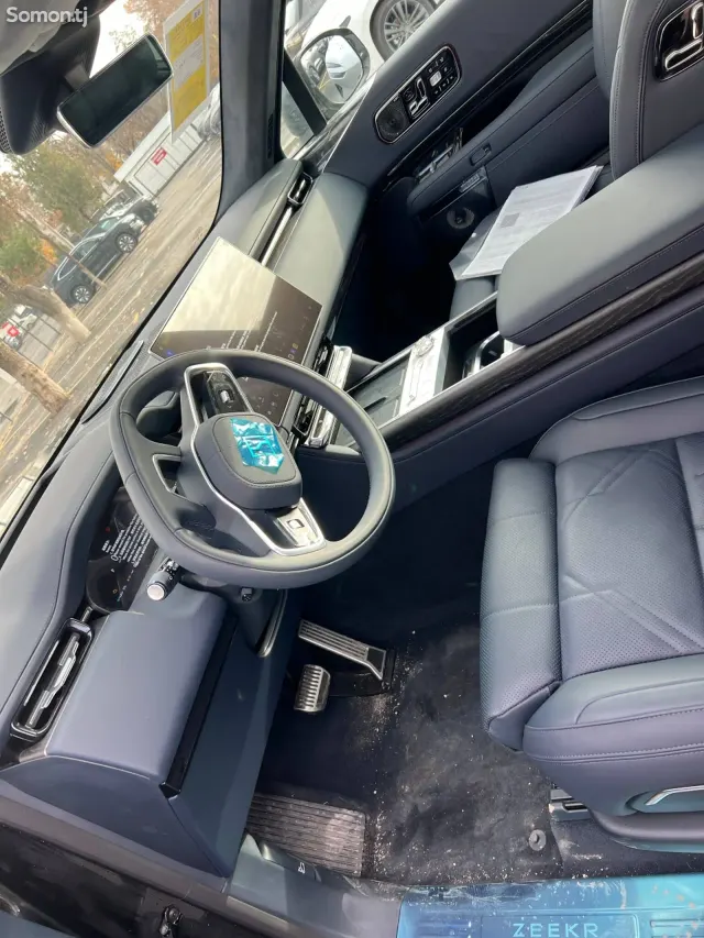 Zeekr X 2025 · 2.0 AMT