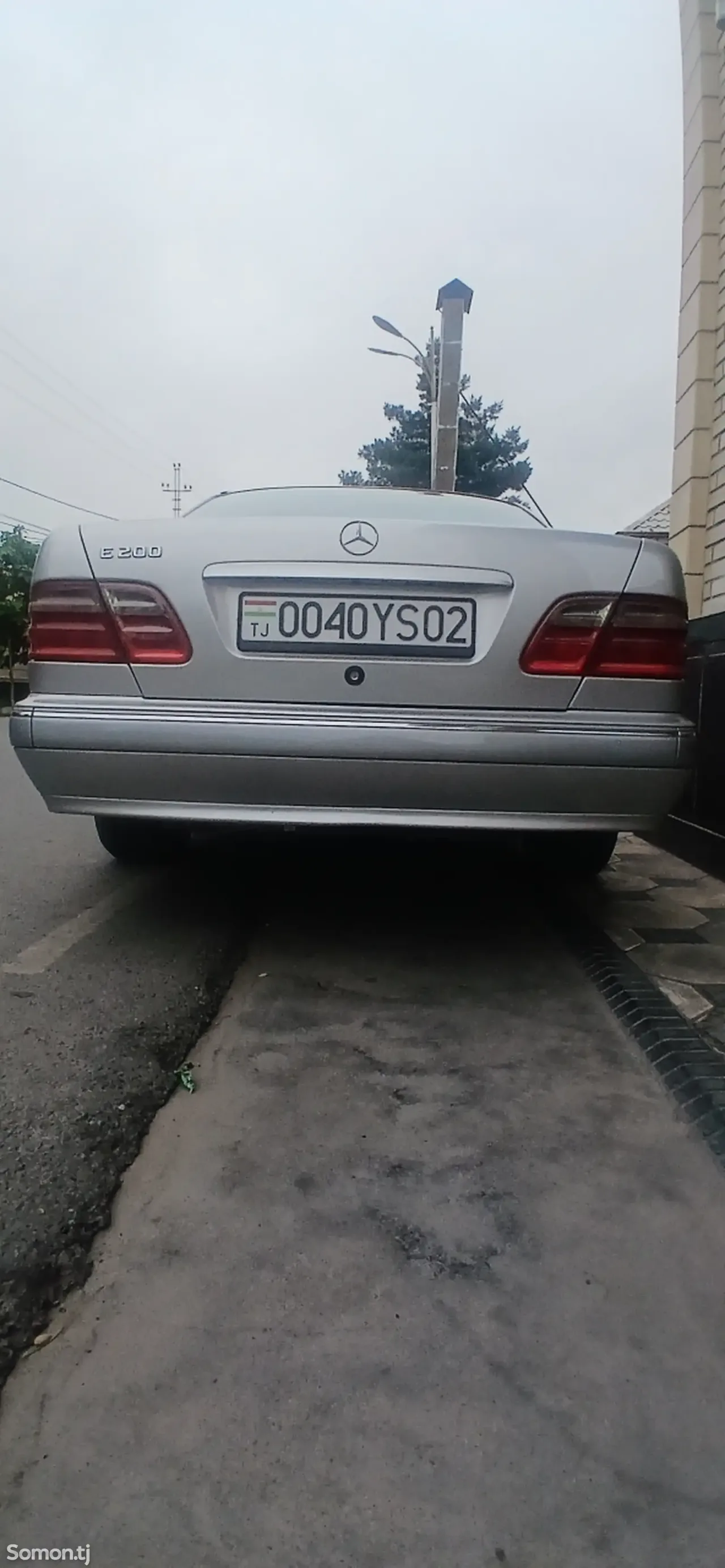 Mercedes-Benz W201 2001 · 2.0 AT