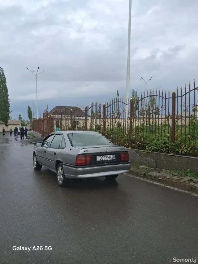 Opel Vectra A 1995 · 1.6 MT