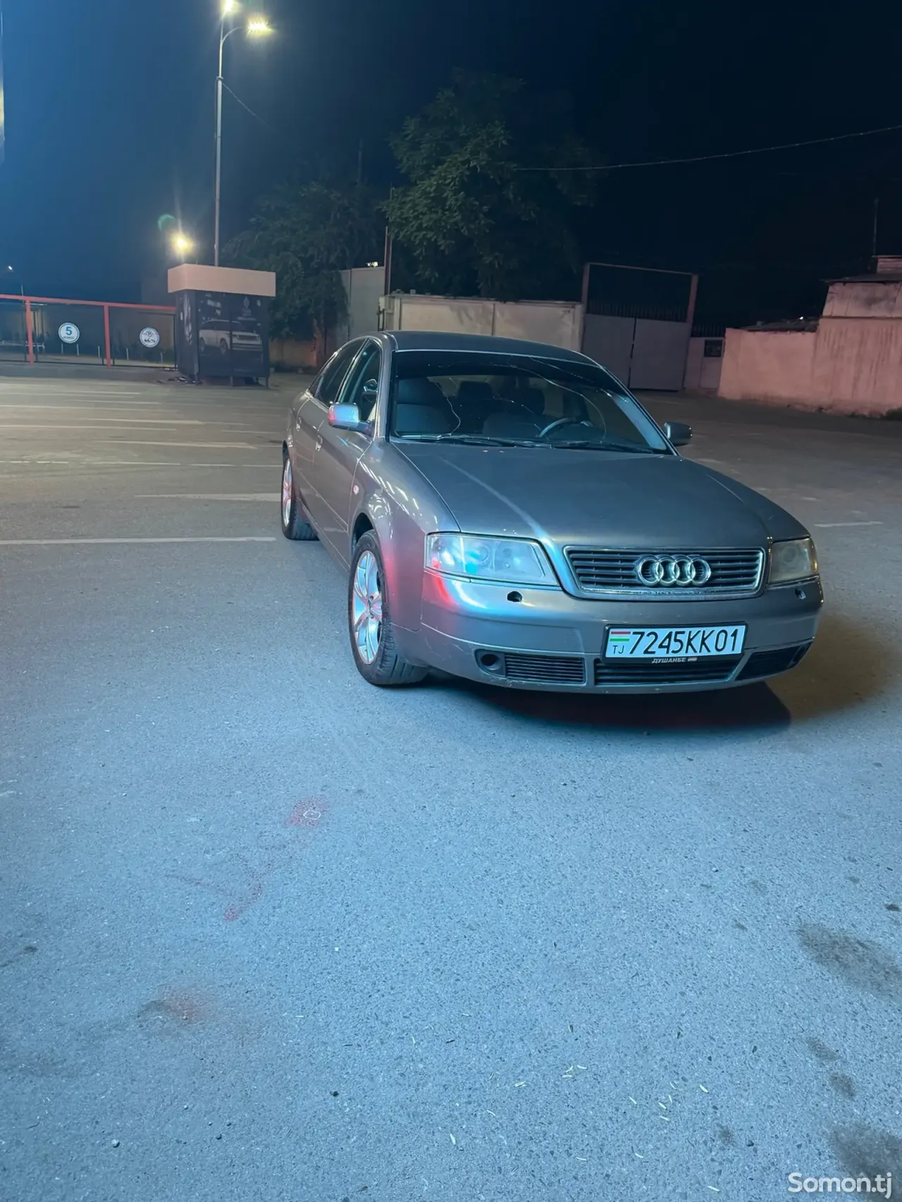 Audi A6 1999 · 2.4 MT