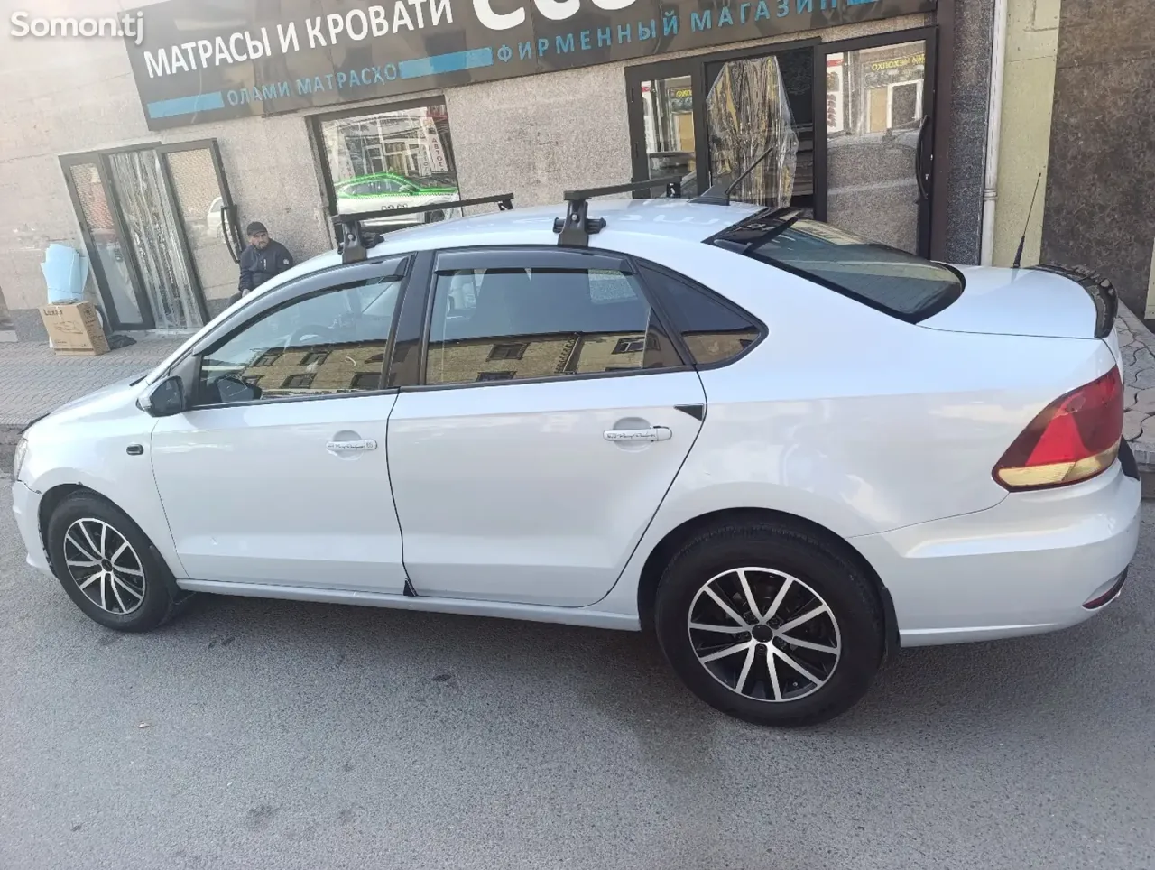Volkswagen Polo 2018 · 1.6 MT