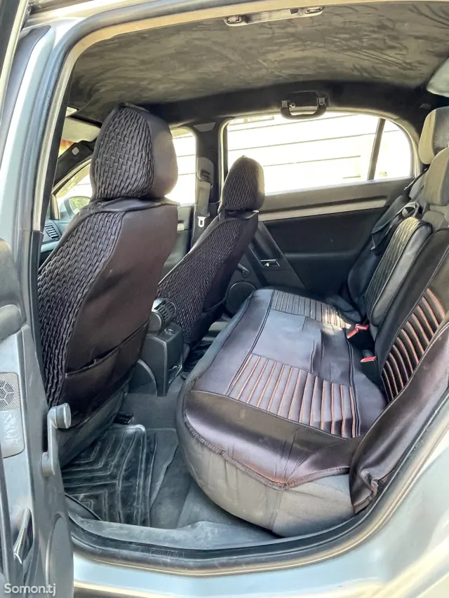 Opel Vectra C 2002 · 2.2 MT