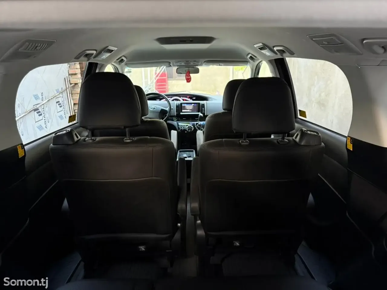 Toyota Estima 2014 · 2.4 AT