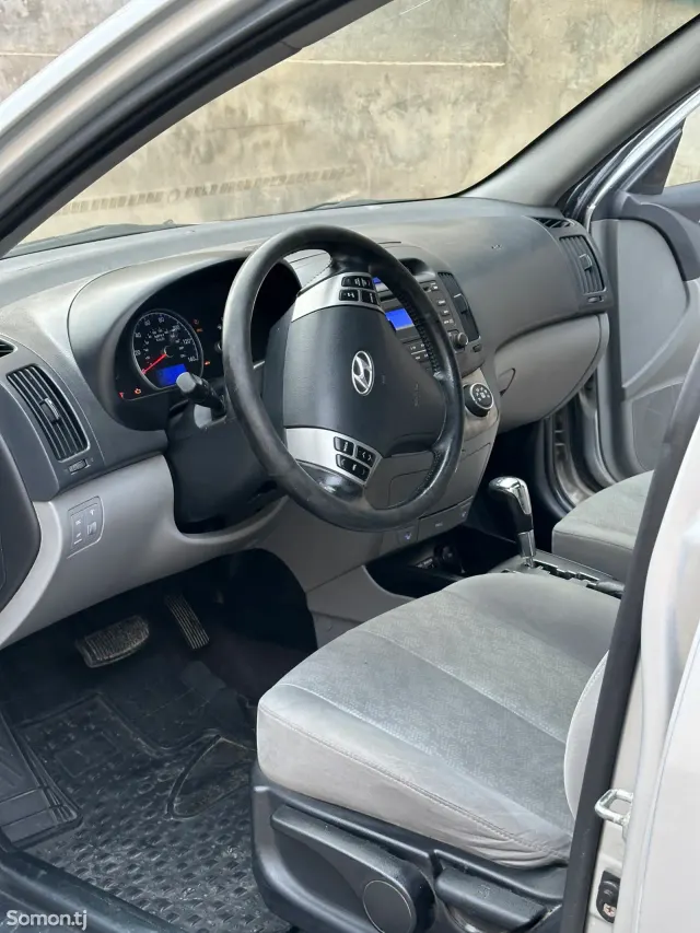 Hyundai Avante 2009 · 1.6 AT