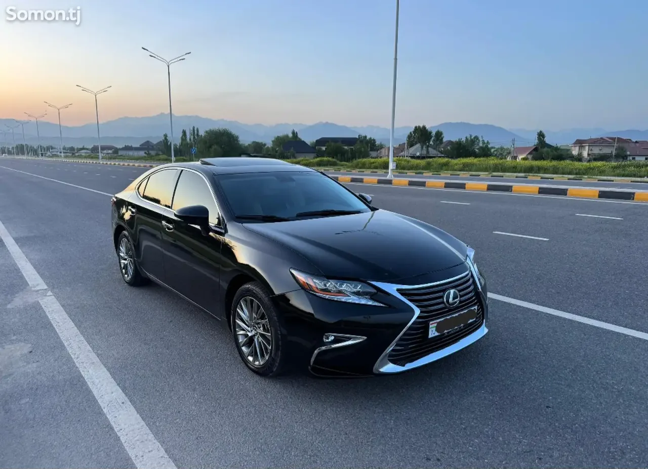 Lexus ES series 2016 · 2.5 AT