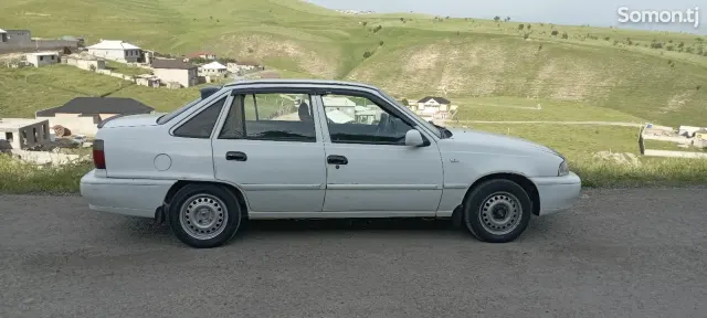 Daewoo Nexia 1995 · 1.6 MT