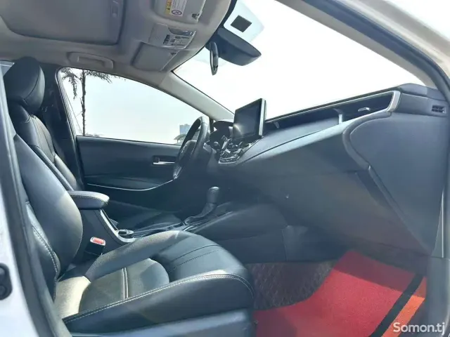 Toyota Corolla 2020 · 2.8 AT