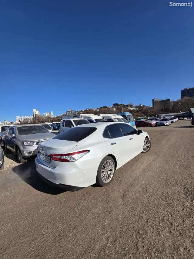 Toyota Camry 2019 · 2.5 AT
