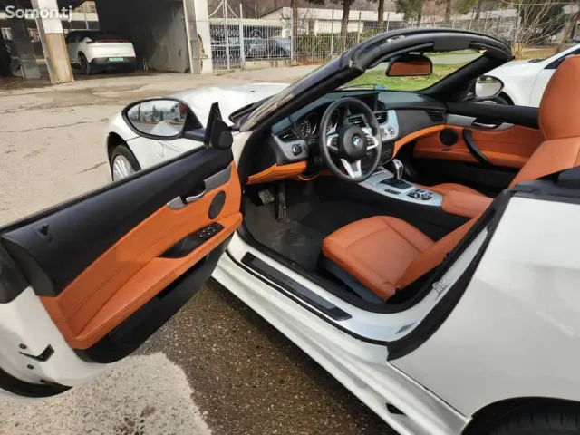 BMW Z4 2011 · 3.5 AT