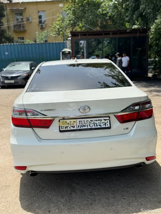 Toyota Camry 2018 · 3.5 AT
