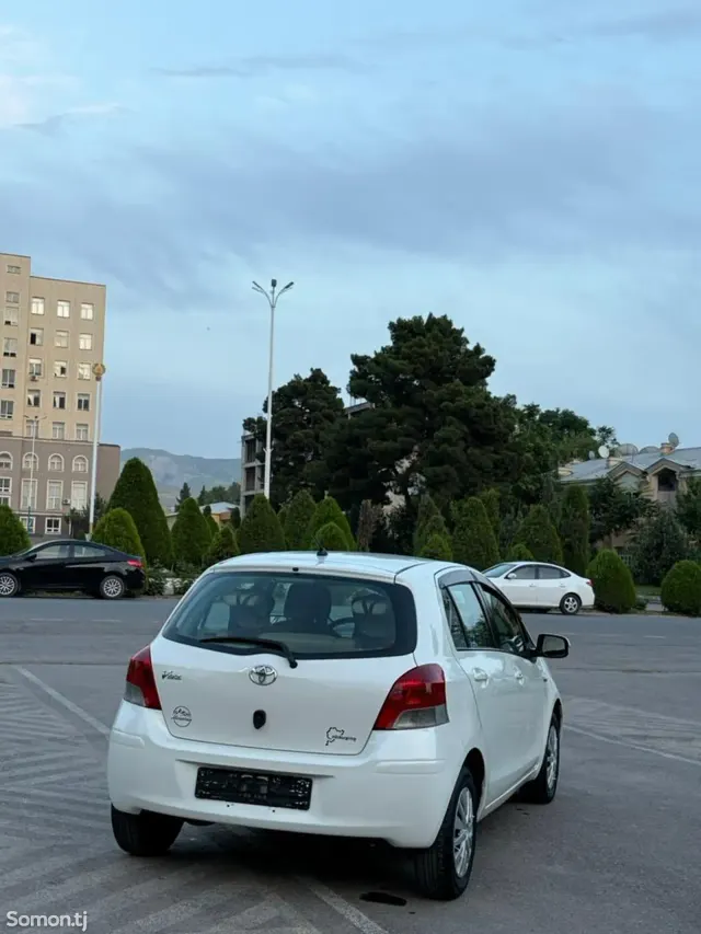 Toyota Vitz 2009 · 1.3 AT