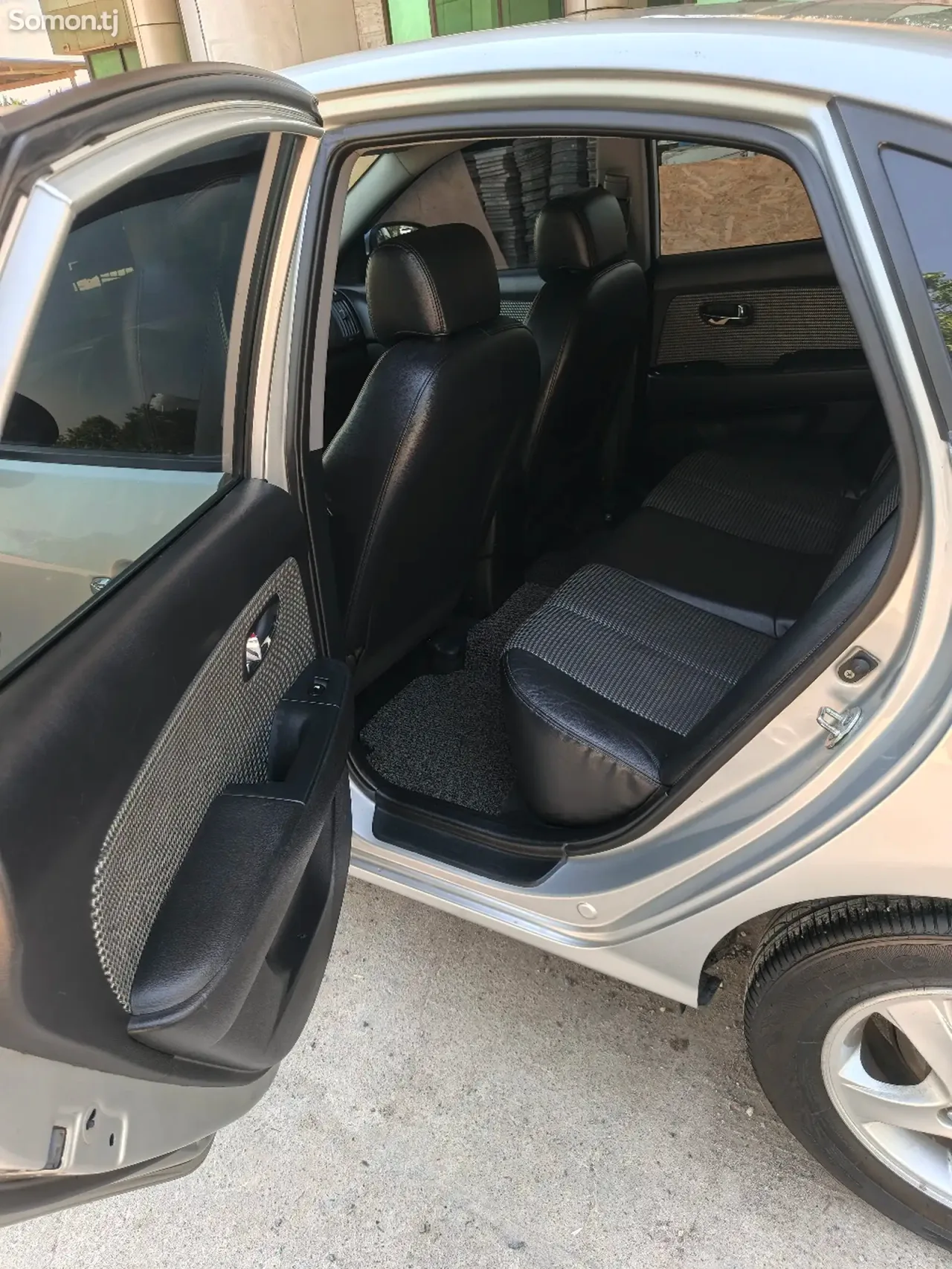 Hyundai Avante 2010 · 1.6 AT