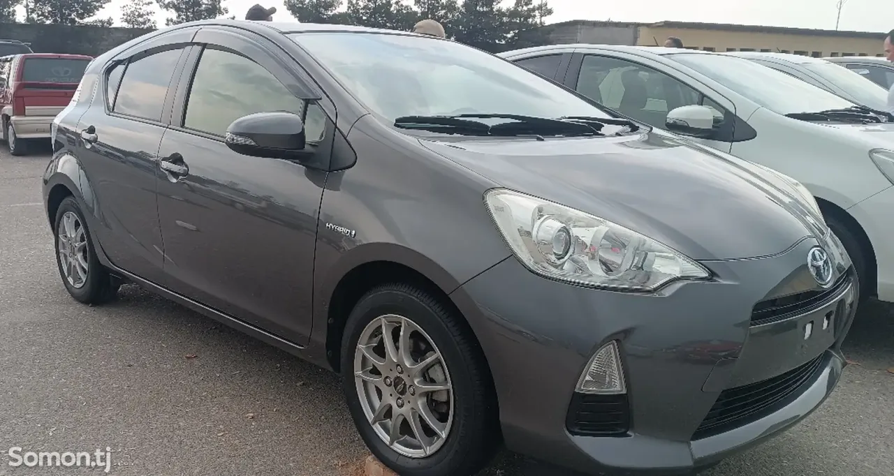 Toyota Aqua 2014 · 1.5 AT