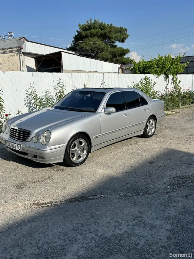Mercedes-Benz E class 2002 · 3.2 AT