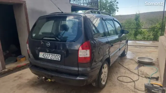 Opel Zafira 1999 · 1.6 MT