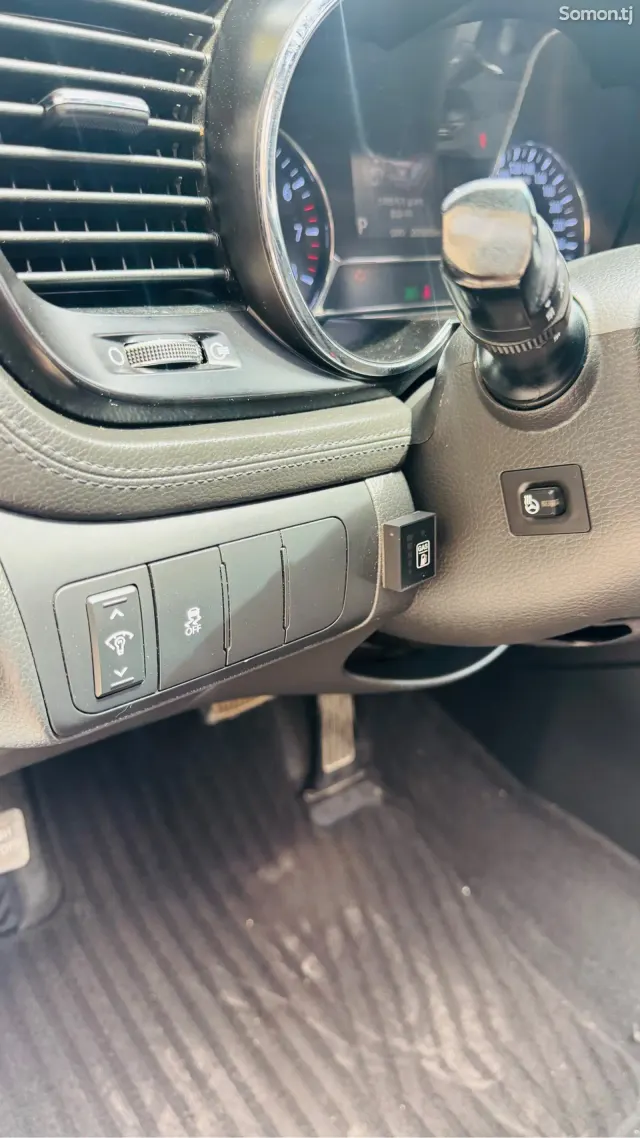 Kia K5 2011 · 2.0 AT