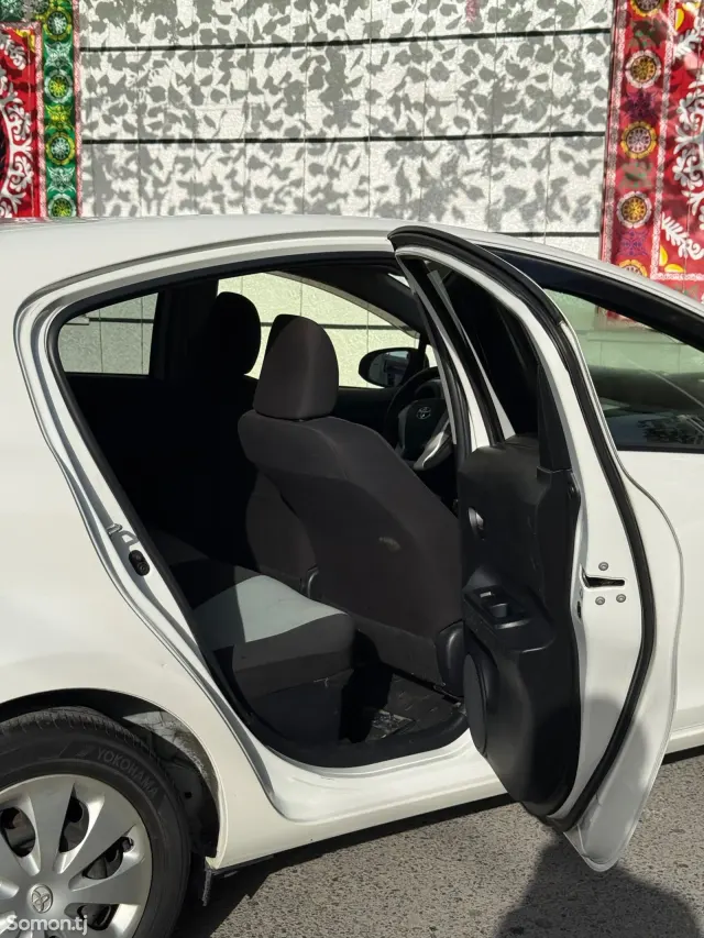 Toyota Aqua 2014 · 1.5 AT
