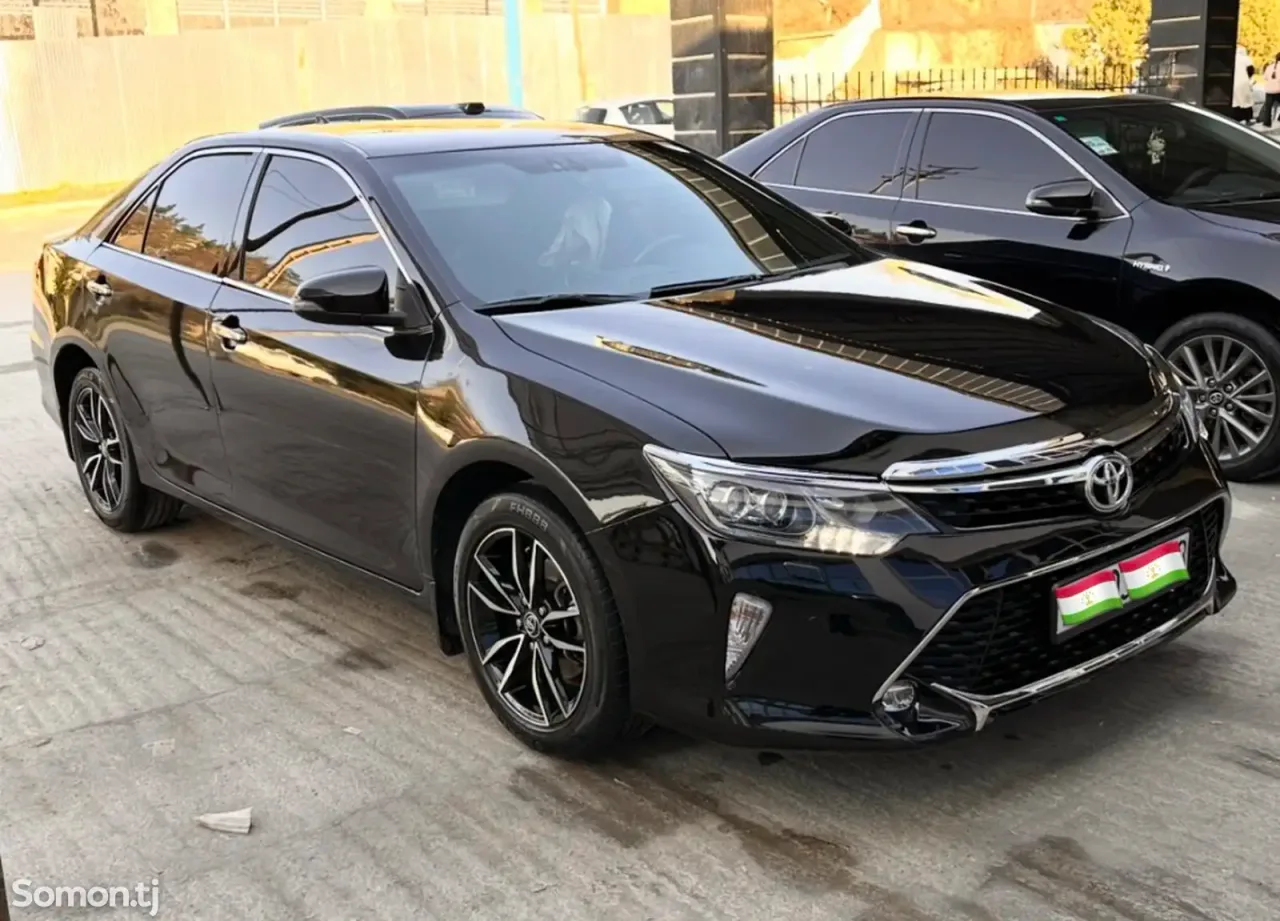 Toyota Camry 2017 · 2.5 AT