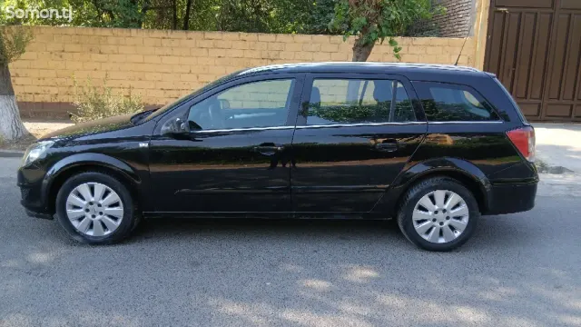Opel Astra H 2008 · 1.9 MT