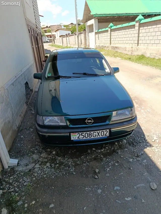 Opel Vectra A 1994 · 1.6 MT