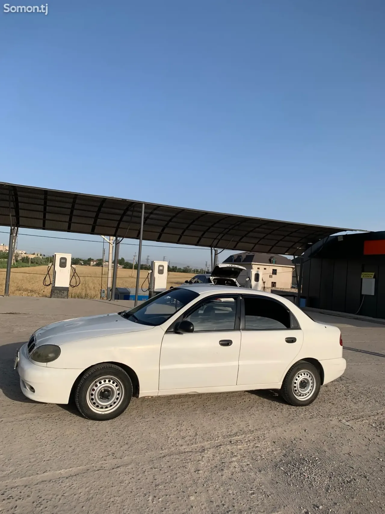 Daewoo Lanos 1997 · 1.6 MT