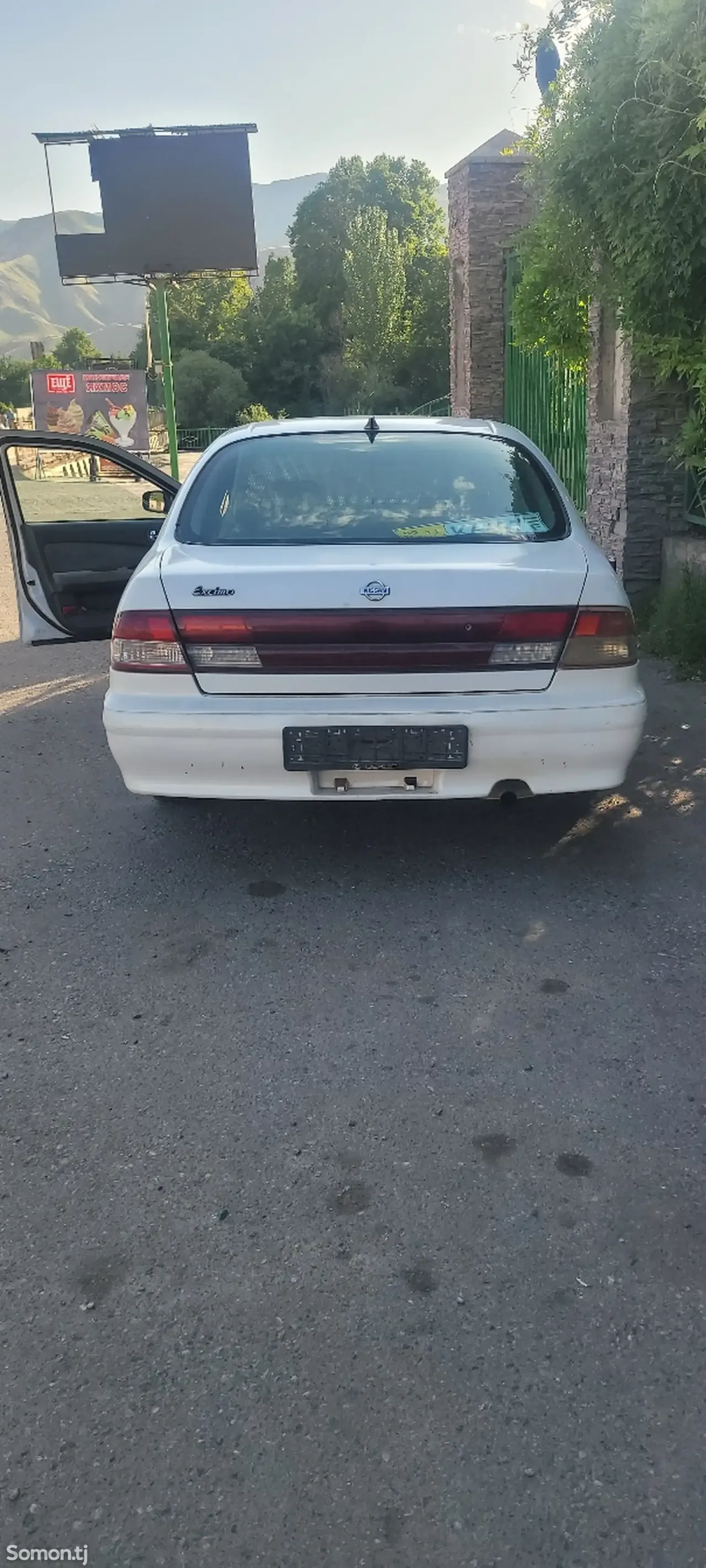 Nissan Cefiro 1997 · 2.0 AT